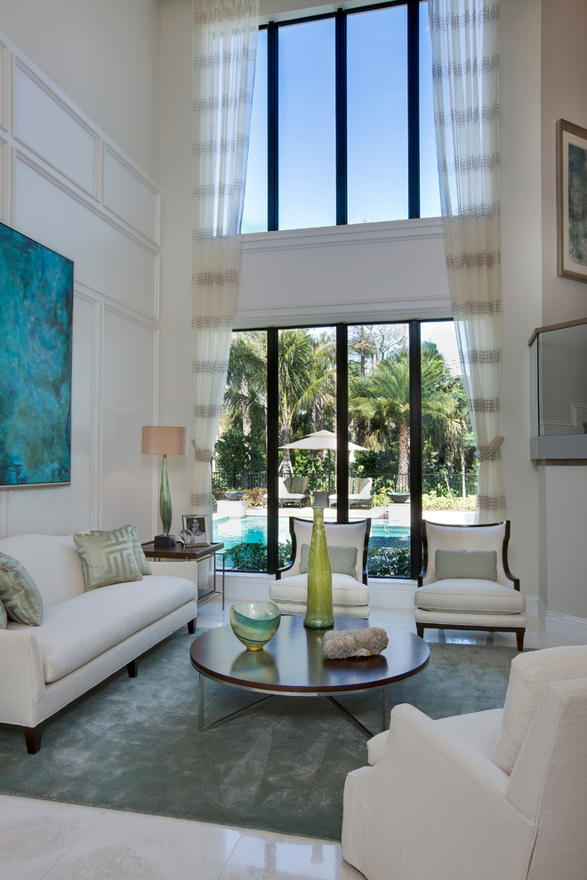 Свежая идея для дизайна: парадная, открытая гостиная комната в современном стиле с белыми стенами без телевизора - отличное фото интерьера