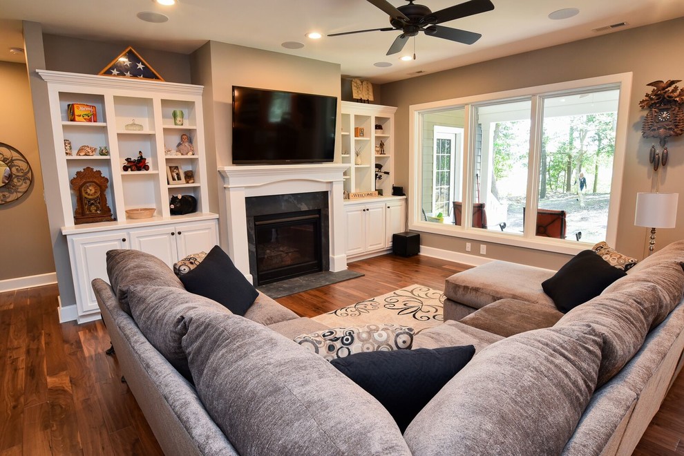Example of an arts and crafts living room design in Orange County