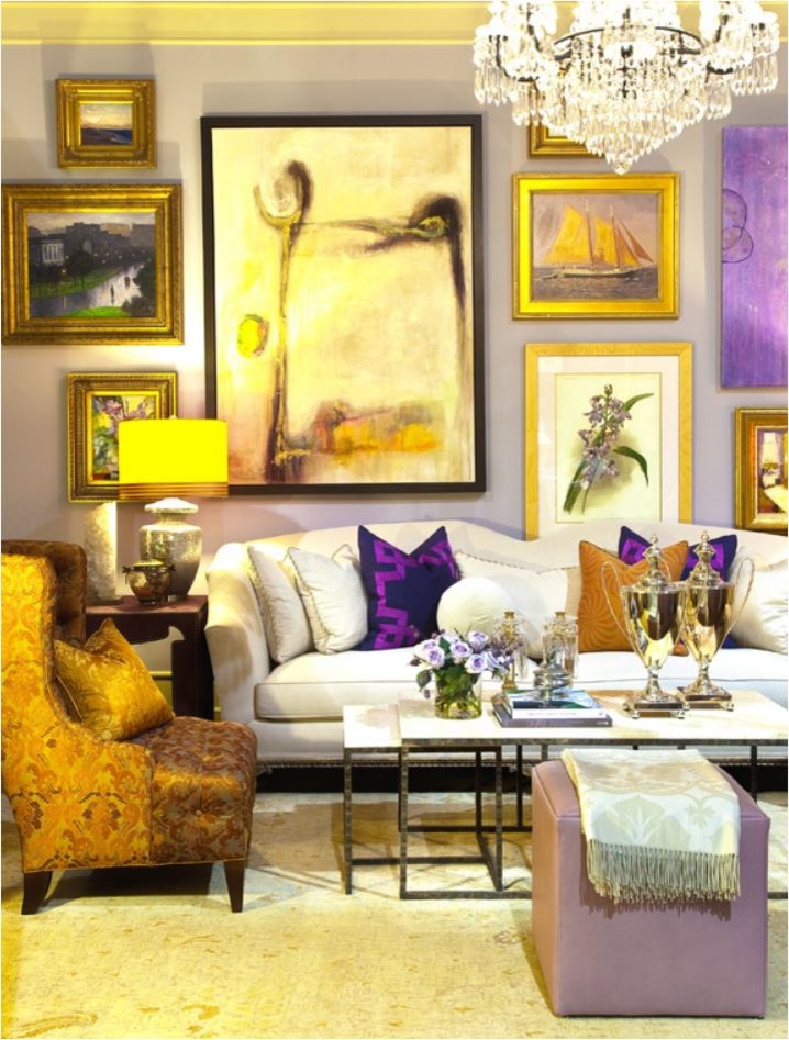 Aménagement d'un très grand salon éclectique ouvert avec une salle de réception et un mur violet.