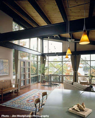 Idée de décoration pour un grand salon design ouvert avec une salle de réception, un mur beige et un sol en bois brun.