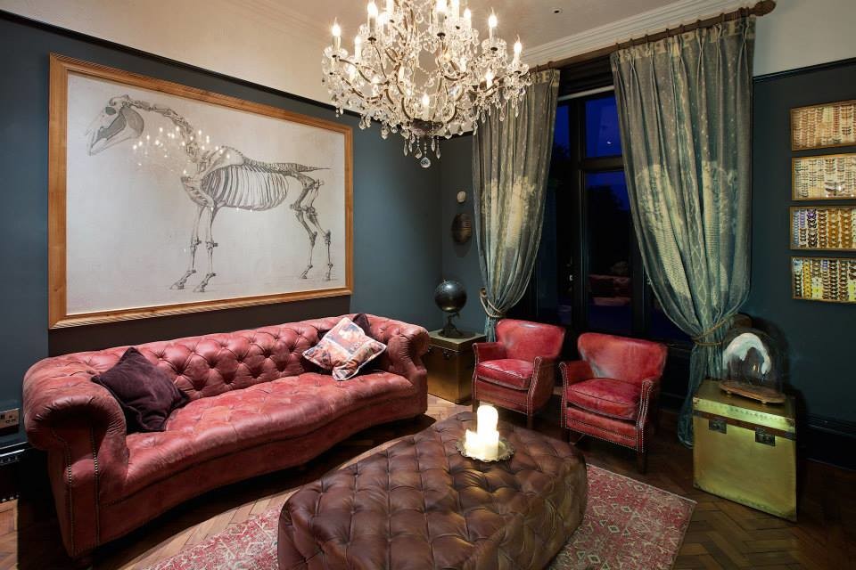 Example of an eclectic living room design in Devon