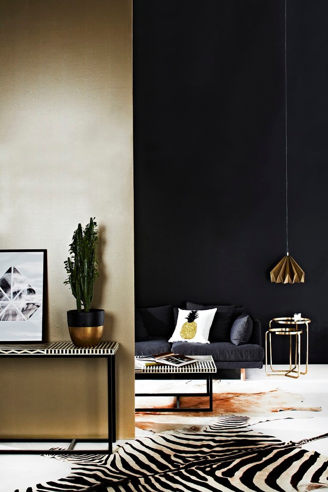 Mittelgroßes Modernes Wohnzimmer mit schwarzer Wandfarbe in Melbourne
