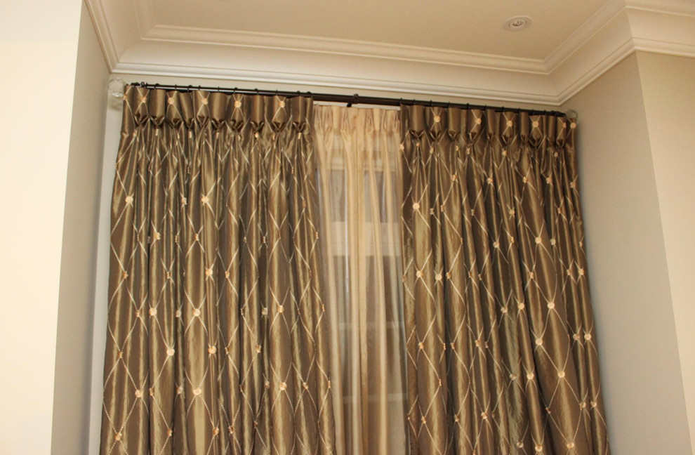 pleated living room drapes