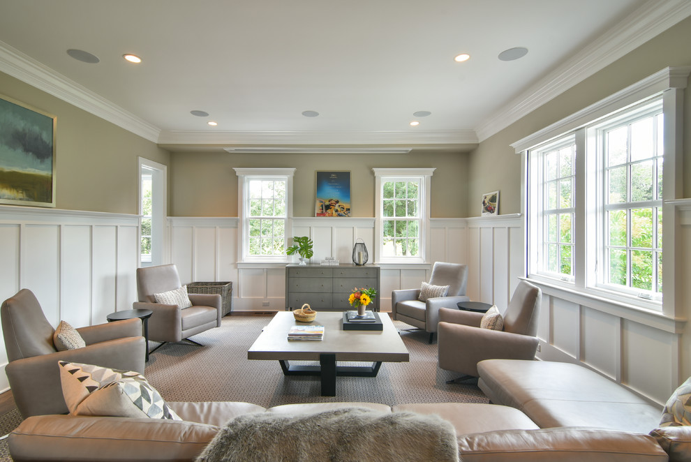 Immagine di un soggiorno chic con sala formale, pareti beige e nessuna TV