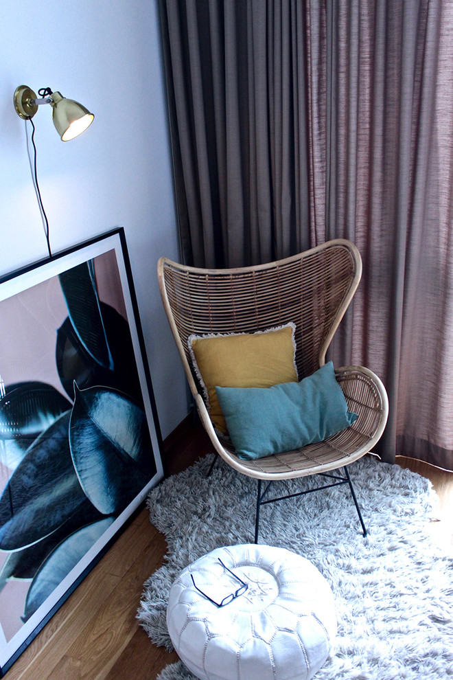 Inredning av ett minimalistiskt vardagsrum