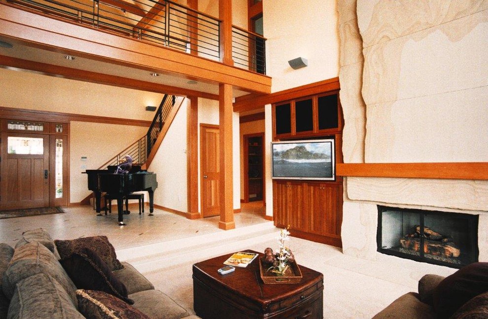 Foto di un soggiorno minimal di medie dimensioni e aperto con pavimento in bambù, camino classico, parete attrezzata e pavimento beige