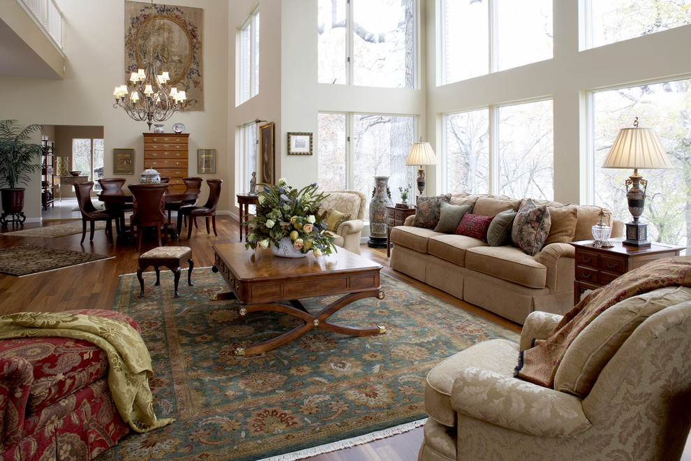 Inspiration for a timeless living room remodel in Minneapolis