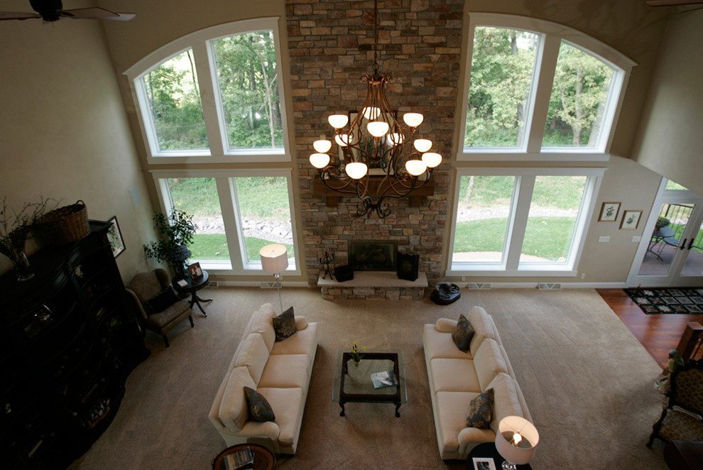 Inspiration for a timeless living room remodel in Milwaukee