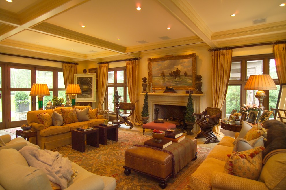 Идея дизайна: большая парадная, открытая гостиная комната в классическом стиле с ковровым покрытием, стандартным камином и фасадом камина из дерева