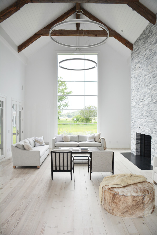 Living room - cottage living room idea in New York
