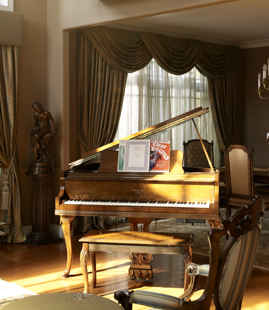 Hamlet Estates, Jericho, NY Victorian Living Room New York by