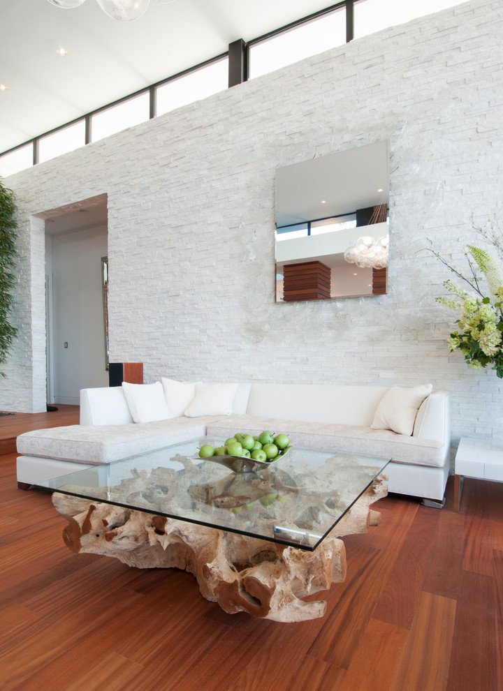 This is an example of a contemporary living room in New York.