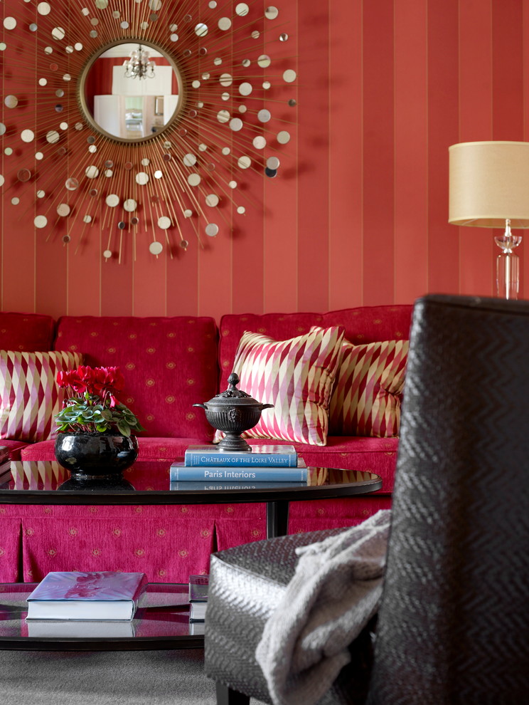 Источник вдохновения для домашнего уюта: парадная, изолированная гостиная комната среднего размера в классическом стиле с красными стенами, ковровым покрытием и серым полом без камина, телевизора