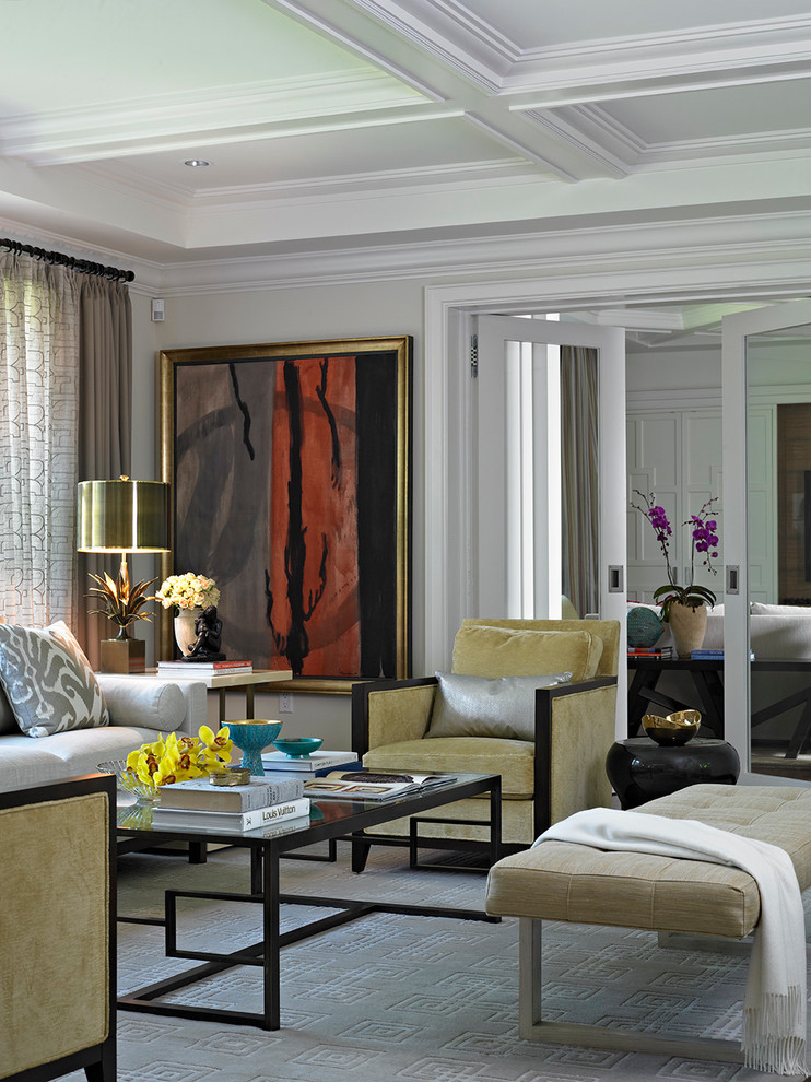 Foto di un grande soggiorno classico chiuso con sala formale, pareti beige, moquette, nessun camino, nessuna TV e pavimento grigio