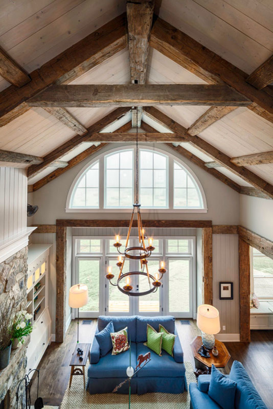 Elegant living room photo in Milwaukee