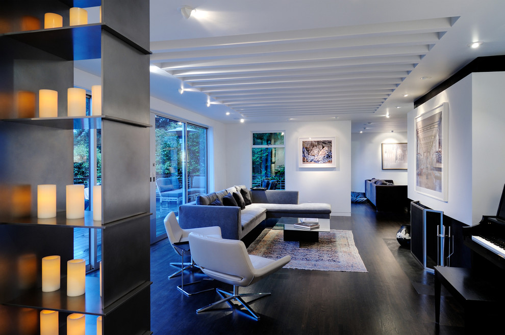 This is an example of a contemporary living room in Seattle.