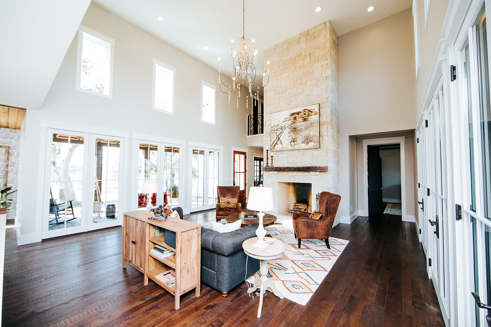 Inspiration for a farmhouse living room in Austin.