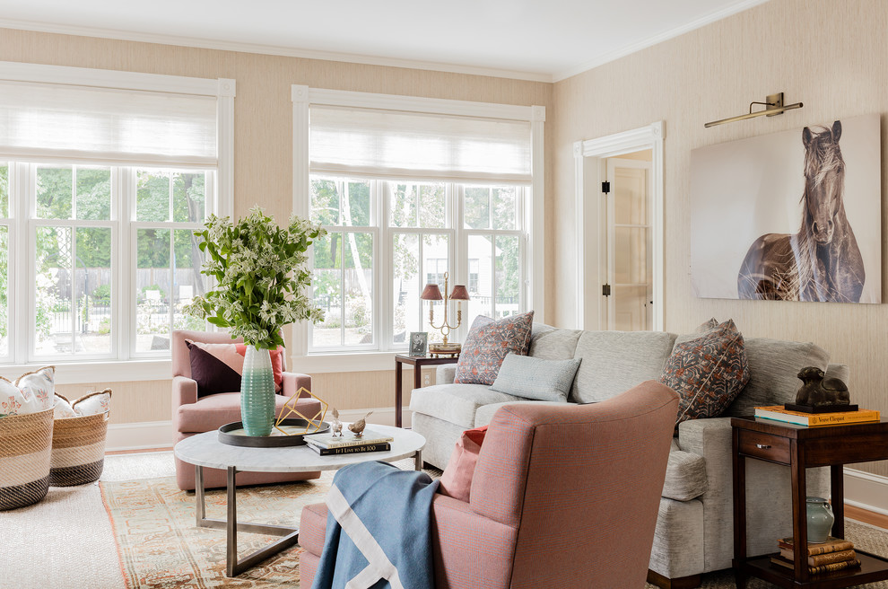 Idéer för vintage separata vardagsrum, med ett finrum, rosa väggar och mellanmörkt trägolv