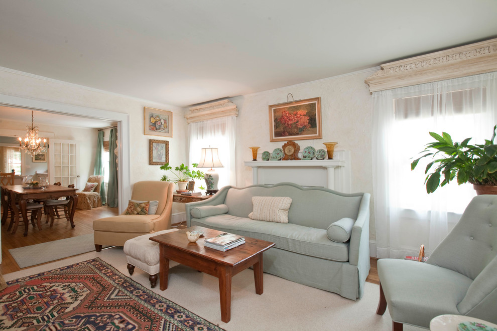 Classic living room in Wilmington with beige walls and medium hardwood flooring.