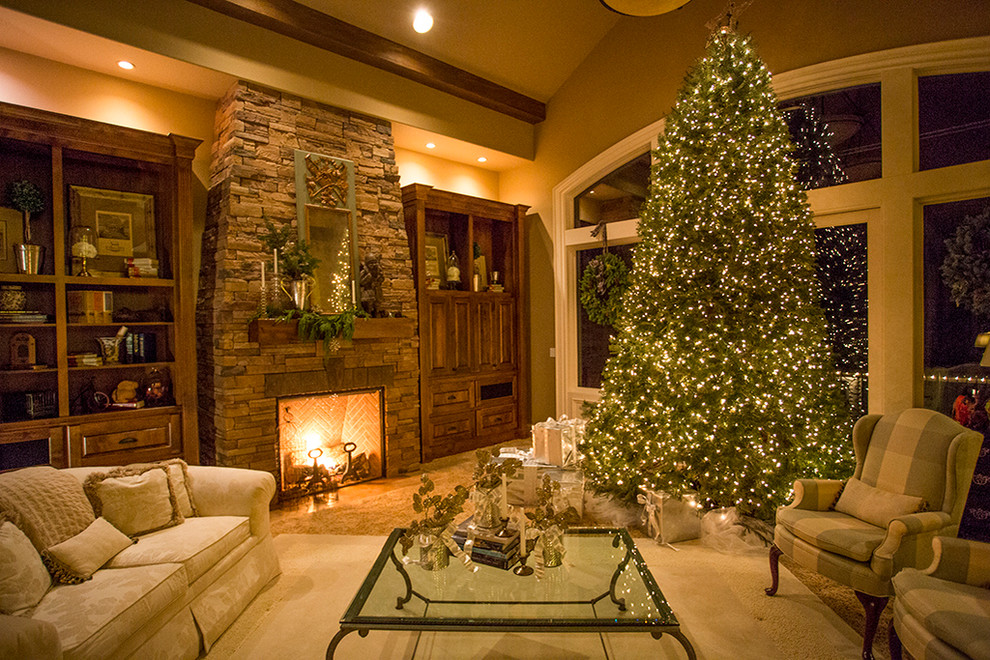 Example of a classic living room design in Portland