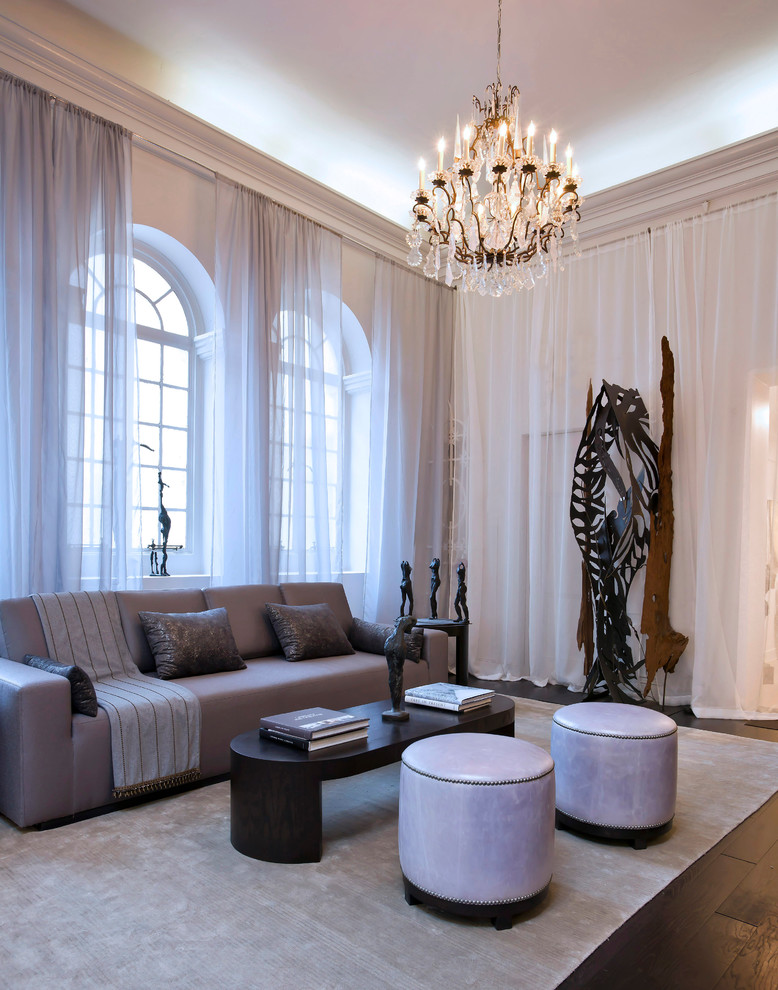 Идея дизайна: гостиная комната в современном стиле с белыми стенами без телевизора