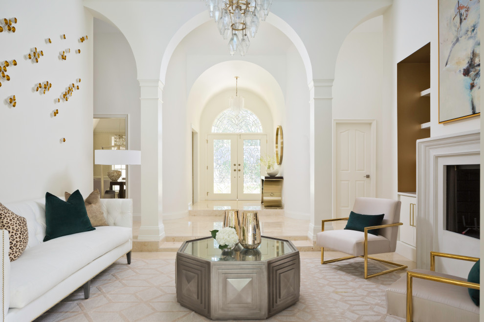 Идея дизайна: парадная, открытая гостиная комната в стиле неоклассика (современная классика) с белыми стенами и бежевым полом без телевизора