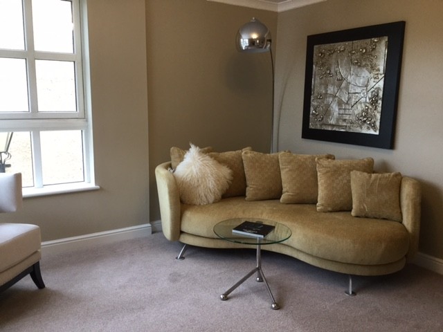 Photo of a contemporary living room in Edinburgh.