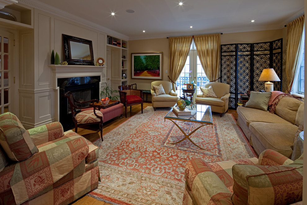 Elegant living room photo in Toronto
