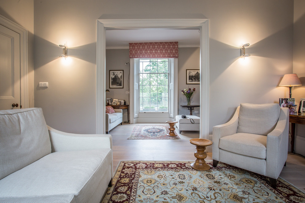 House in Hammersmith Traditional Living Room London by Studio
