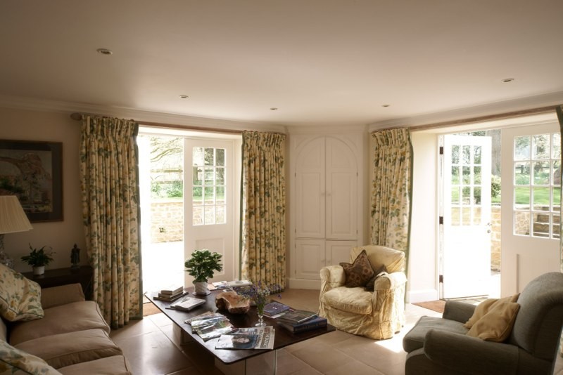 Design ideas for a classic living room in Dorset.