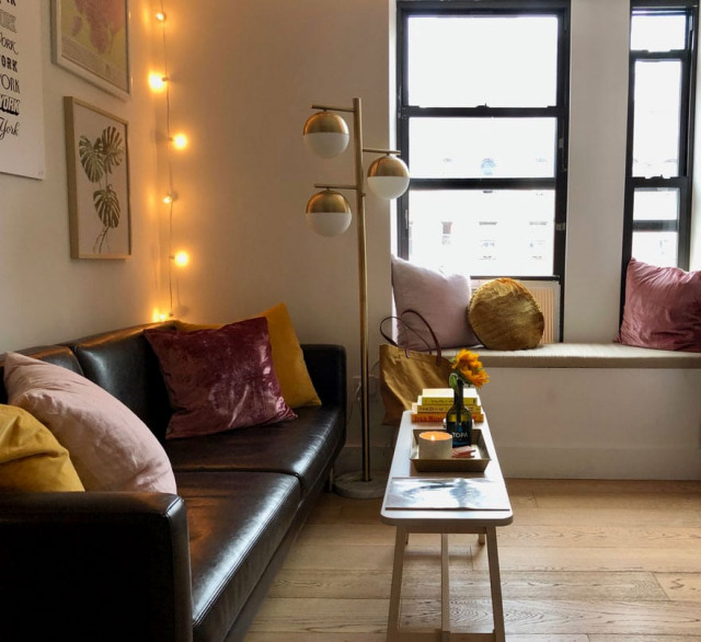 How to maximize space in small apartment Moderne Salon New York