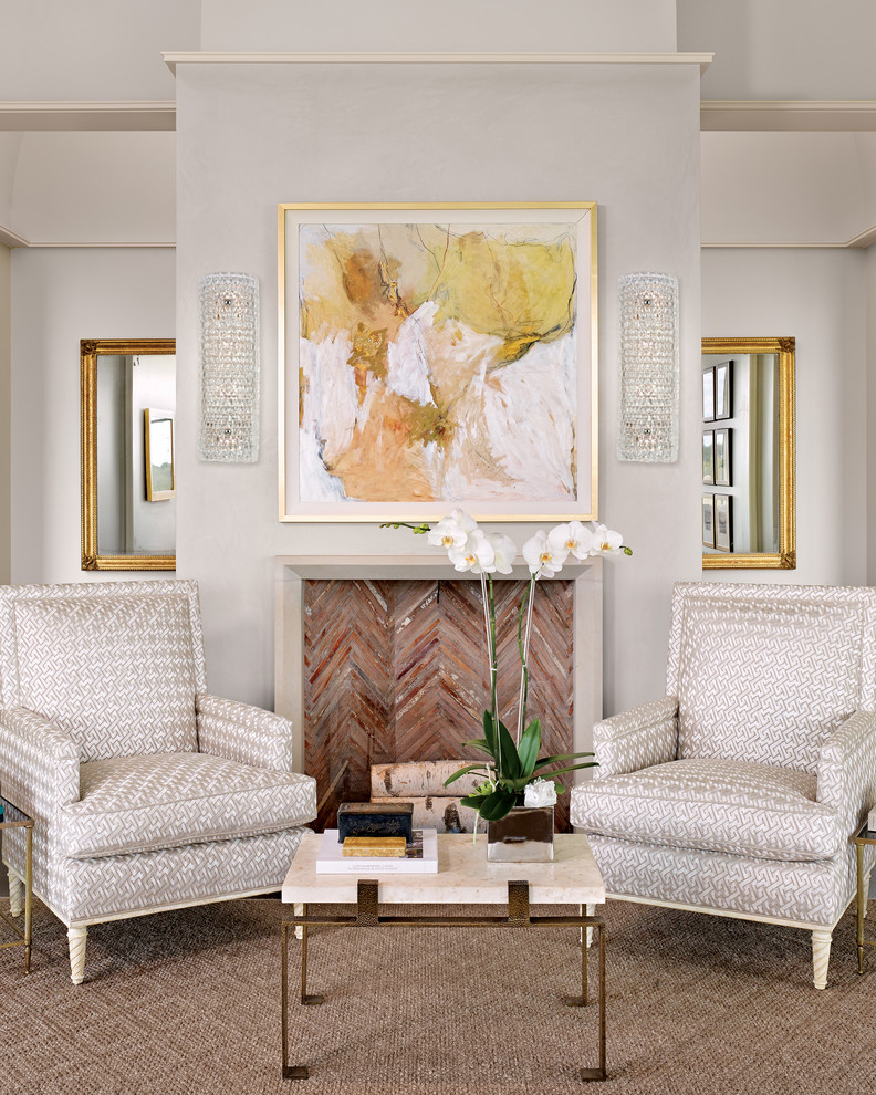 Источник вдохновения для домашнего уюта: парадная гостиная комната в классическом стиле с серыми стенами, ковровым покрытием и стандартным камином