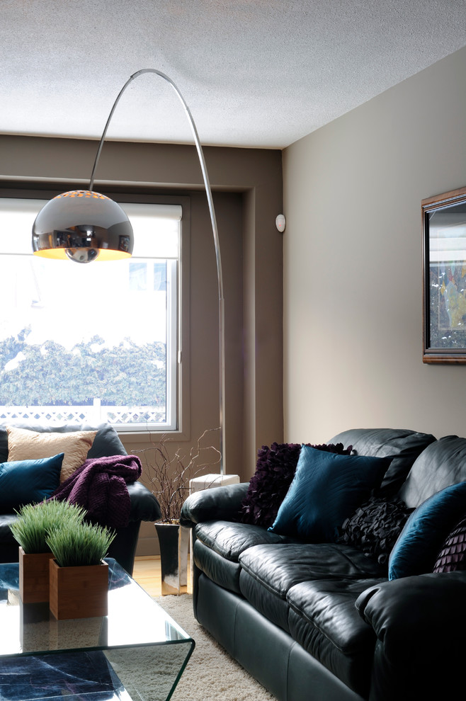 Living room - contemporary living room idea in Ottawa