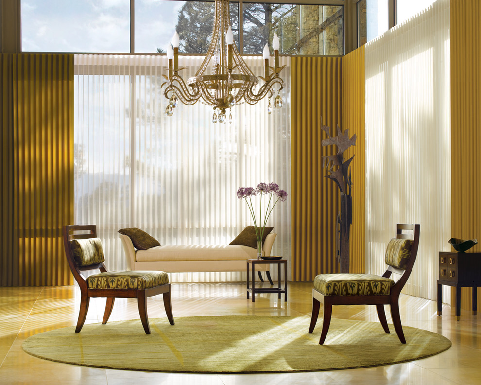 На фото: парадная, открытая гостиная комната среднего размера в классическом стиле с мраморным полом без телевизора с
