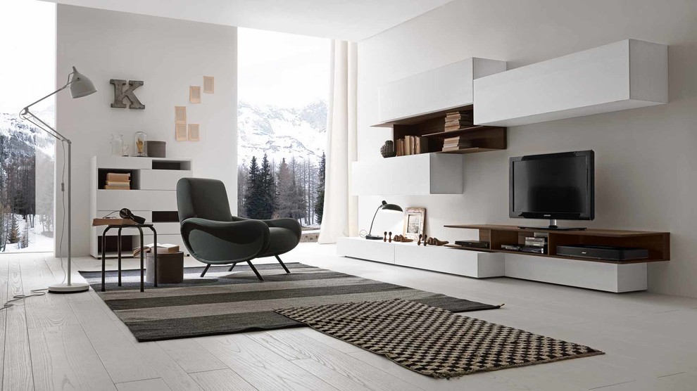 Идея дизайна: большая открытая гостиная комната в современном стиле с белыми стенами, полом из керамогранита и отдельно стоящим телевизором без камина