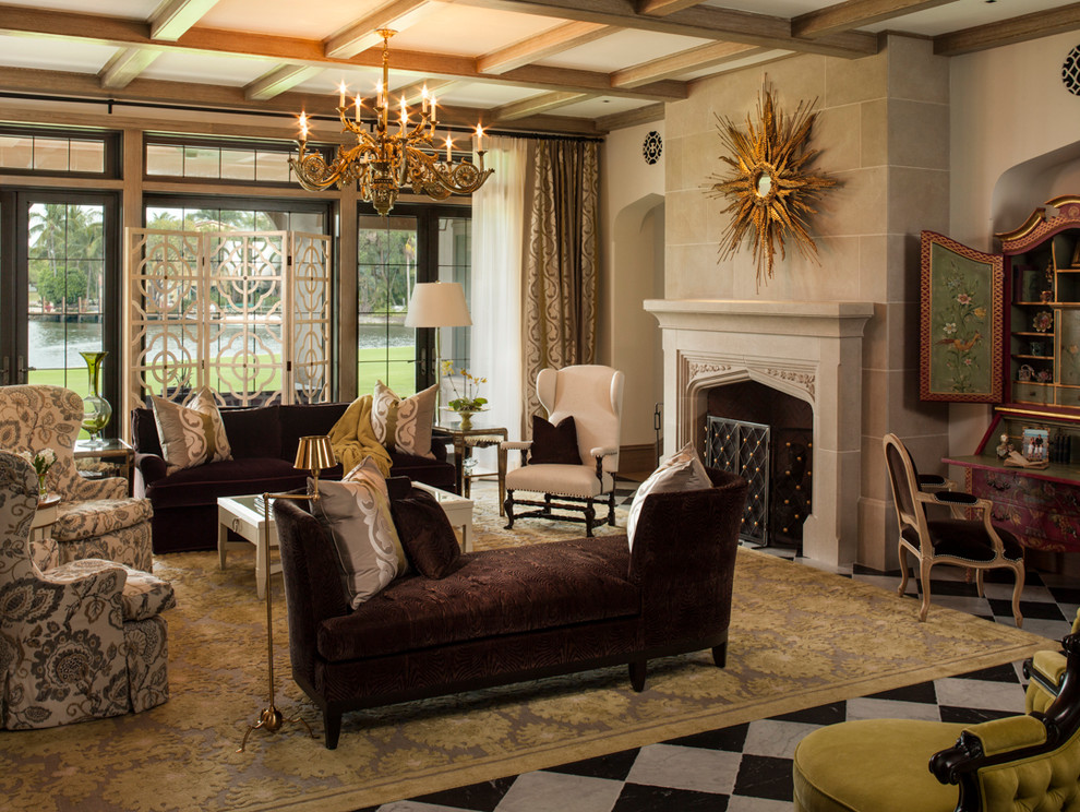 Inspiration pour un salon victorien avec une salle de réception, un mur beige, une cheminée standard et un manteau de cheminée en carrelage.