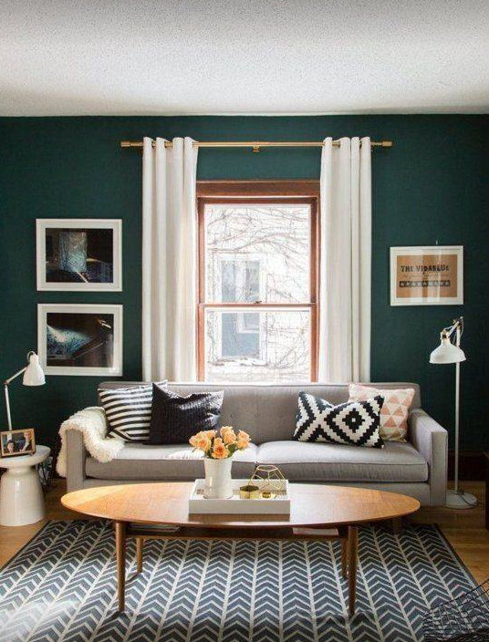 Ispirazione per un soggiorno classico di medie dimensioni e chiuso con sala formale, pareti blu, parquet scuro e pavimento marrone