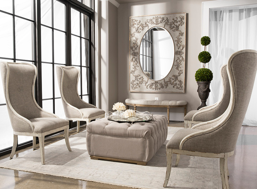 Cette photo montre un salon romantique de taille moyenne et ouvert avec une salle de réception, un mur beige et un sol en marbre.