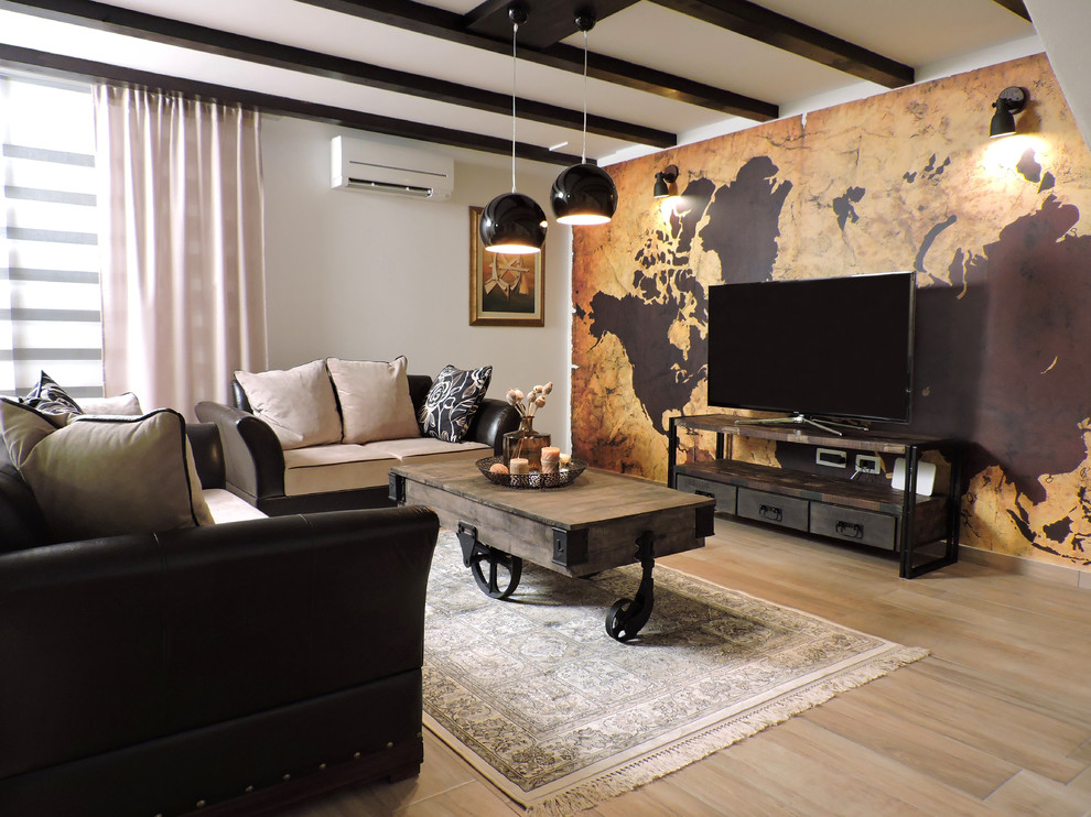 Imagen de salón clásico renovado con paredes blancas, televisor independiente y suelo beige