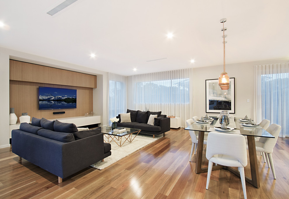 Example of a trendy living room design in Brisbane