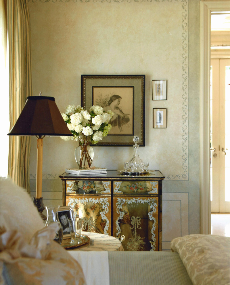 Пример оригинального дизайна: гостиная комната в викторианском стиле