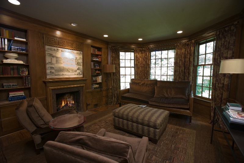 Mountain style living room photo in Chicago