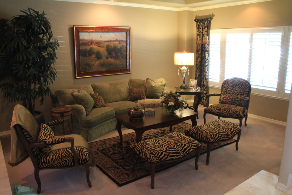 Elegant living room photo in Sacramento
