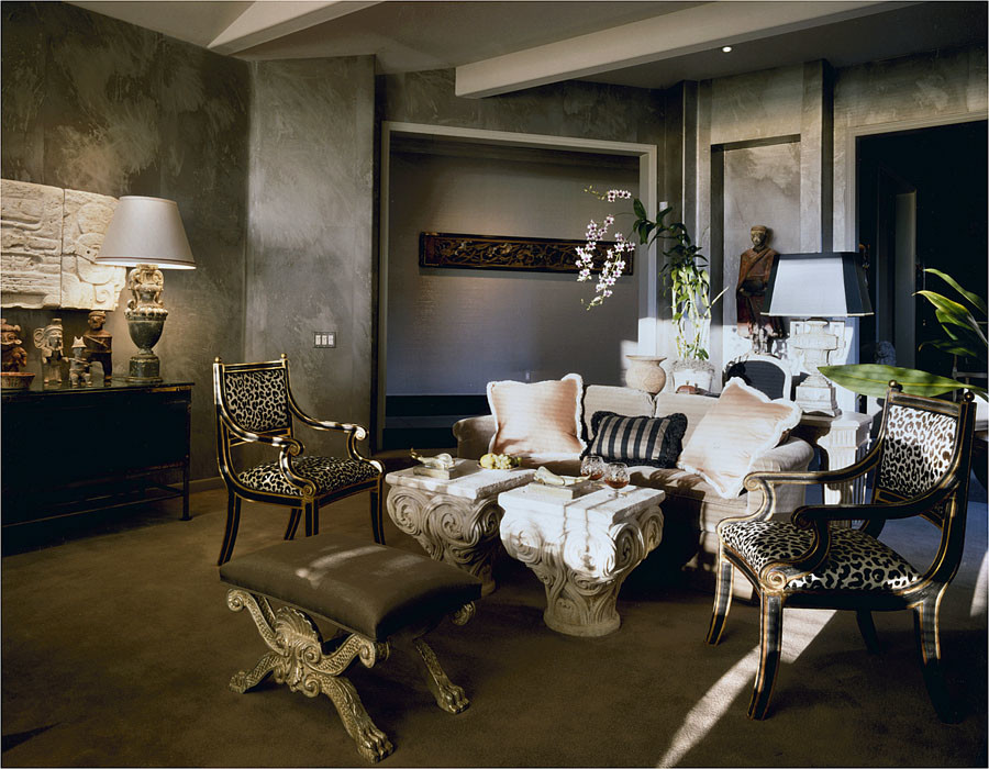 Пример оригинального дизайна: большая парадная, открытая гостиная комната в стиле фьюжн с серыми стенами, ковровым покрытием и серым полом без камина, телевизора