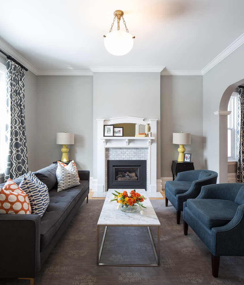 Mittelgroßes, Repräsentatives, Fernseherloses, Offenes Modernes Wohnzimmer mit beiger Wandfarbe, Teppichboden, Kamin und gefliester Kaminumrandung in Ottawa