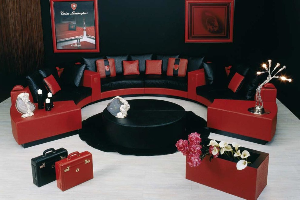 Esempio di un soggiorno minimalista di medie dimensioni e aperto con sala formale, pareti nere, moquette, camino classico, cornice del camino in legno e TV autoportante