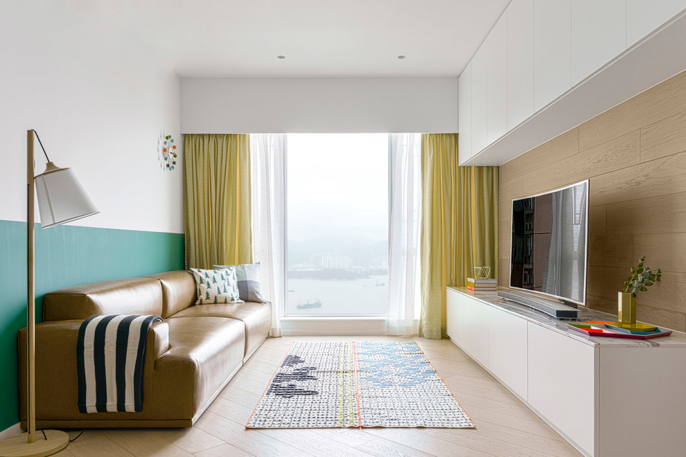 Contemporary living room in Hong Kong.