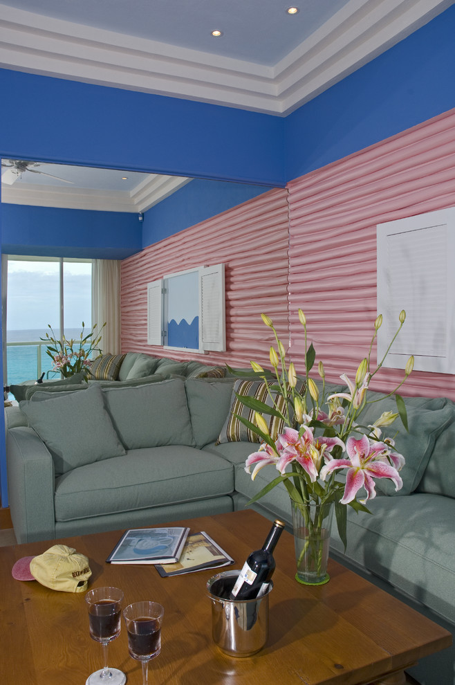 Источник вдохновения для домашнего уюта: гостиная комната в морском стиле с синими стенами
