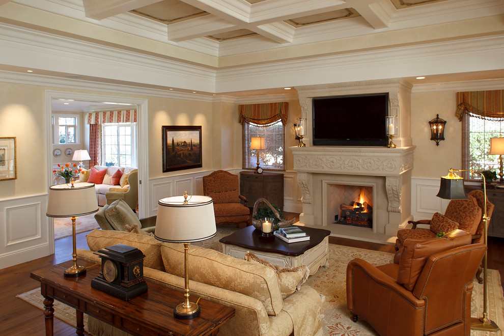 Example of a classic living room design in Sacramento