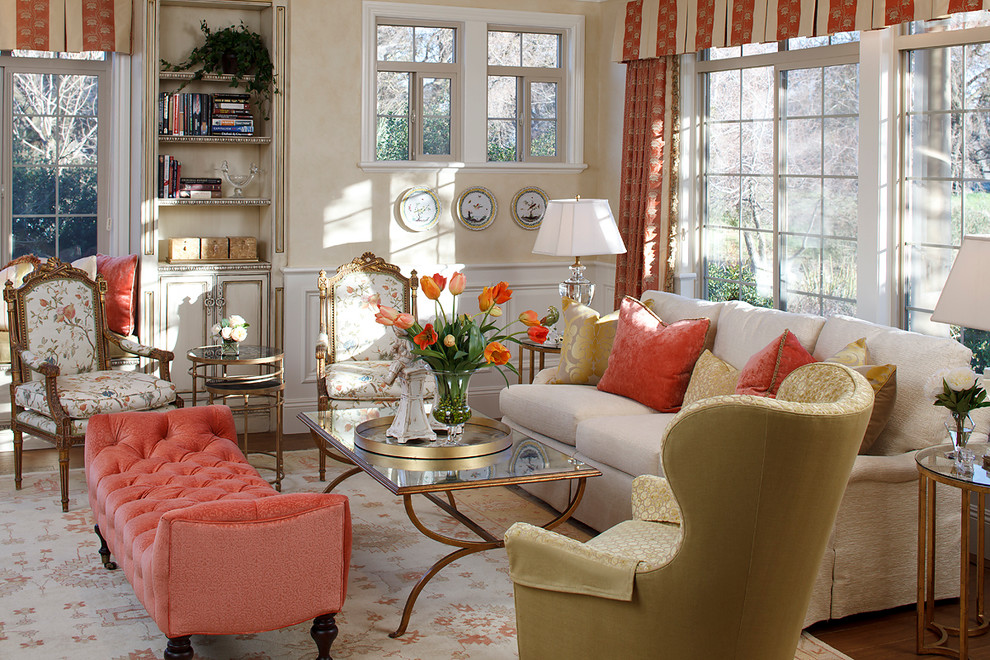 Design ideas for a traditional formal living room in Sacramento with beige walls.